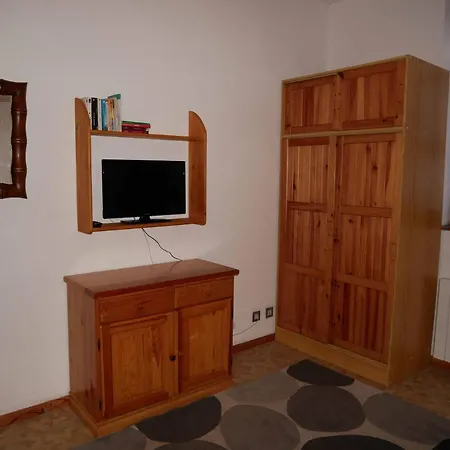 Cauterets: 4 Personnes Idealement Situe.